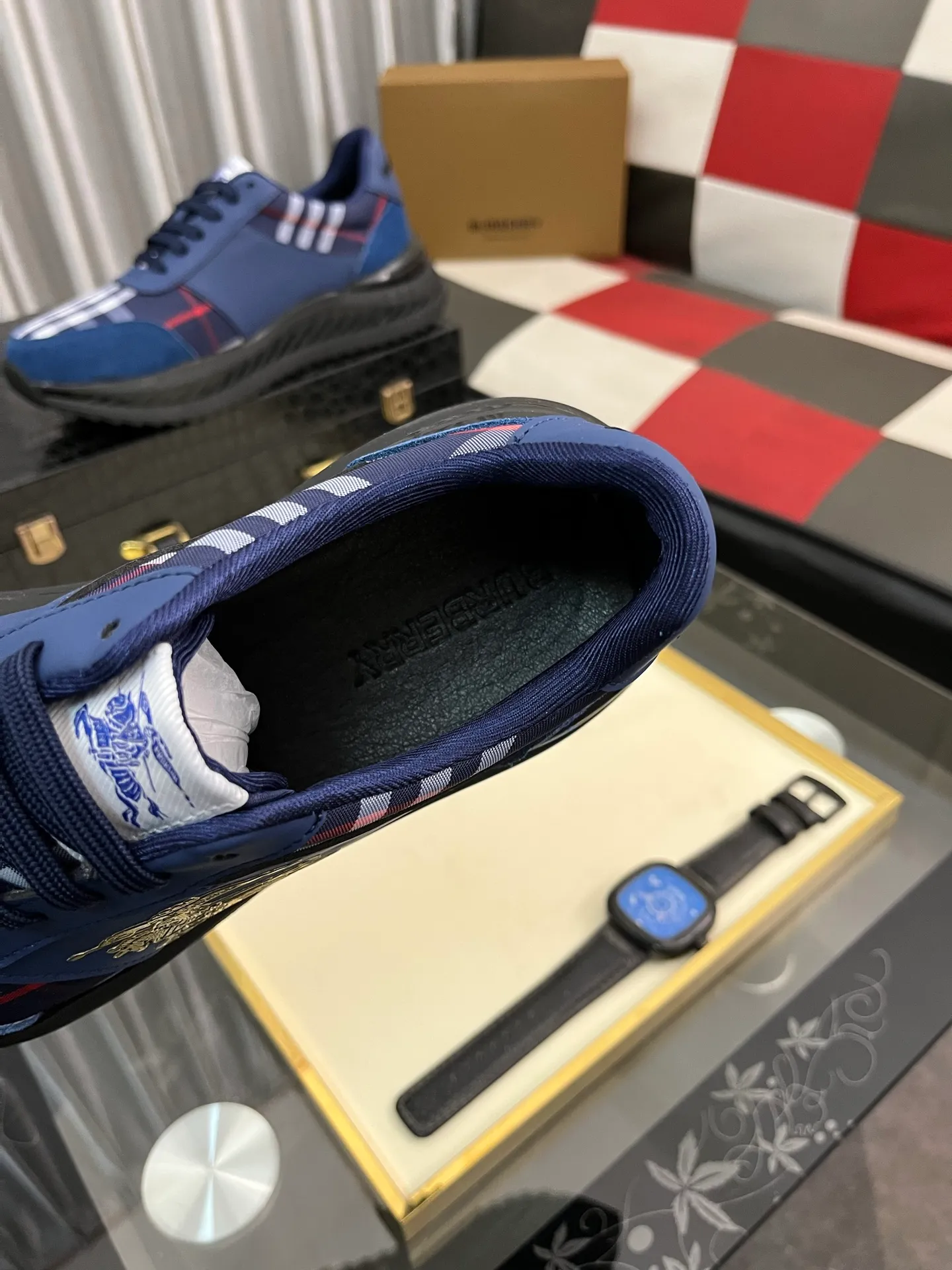 Men's shoes 💰458⌚️⌚️BURBERRY Regular size: 38-44 (casual shoes) Product materials: Selected cowhide upper, soft sheepskin lining; original outsole. 3️⃣ colors available